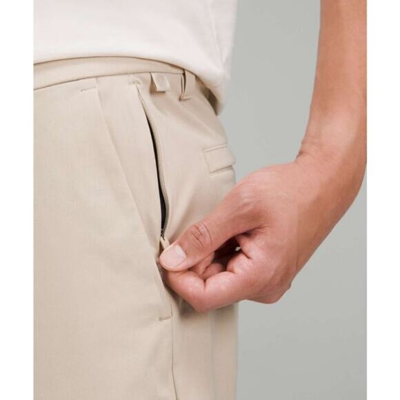 LULULEMON Commission Classic-Fit Short 7" Warpstreme Size 31 Trench - Picture 4 of 8